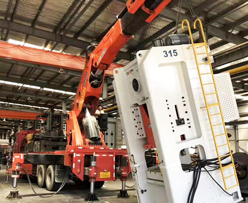 桐梓附近随车吊出租，轻松解决运输难题